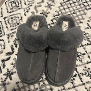 Brand new Ugg platform slipper